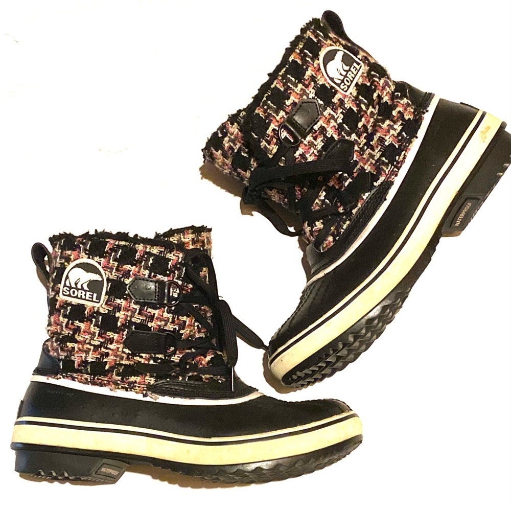 Sorel Tivoli Pink and Black Plaid Waterproof Winter Snow Boots Women's 8.5
